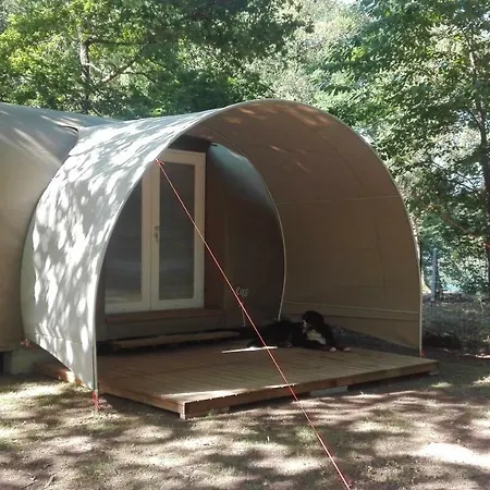 Camping Les Rives Du Lac 3*